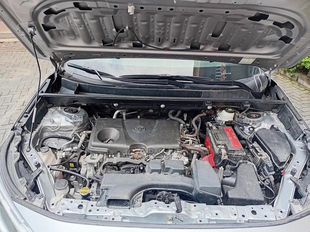 Toyota RAV4 LE FWD 2024 Silver