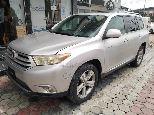 Toyota Highlander 2012 Silver