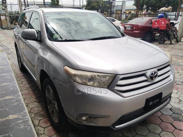 Toyota Highlander 2012 Silver
