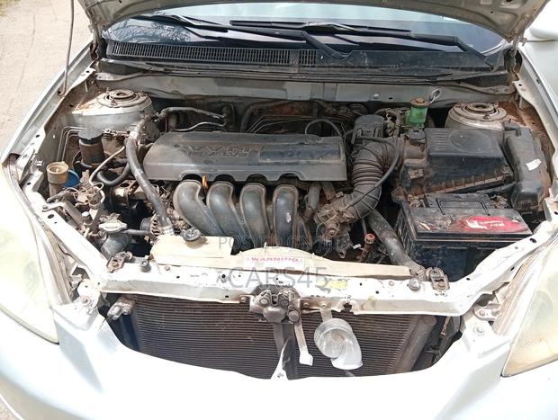 Toyota Matrix 2004 Silver