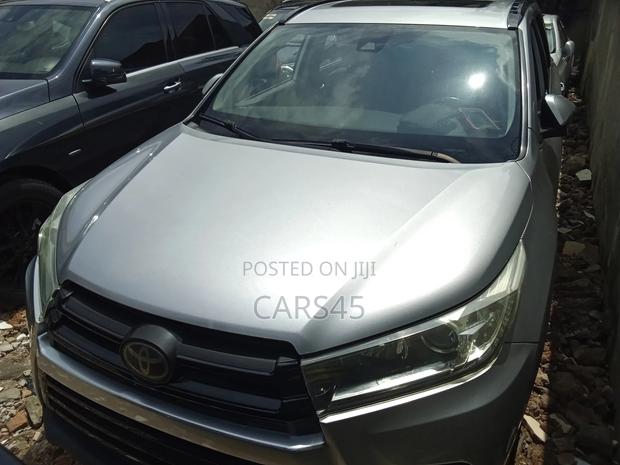 Toyota Highlander Limited 4x4 V6 (3.5L 6cyl 8A) 2018 Silver