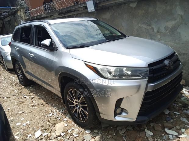 Toyota Highlander Limited 4x4 V6 (3.5L 6cyl 8A) 2018 Silver