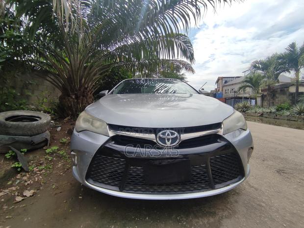 Toyota Camry 2017 Silver