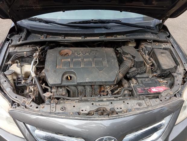 Toyota Corolla 2011 Gray