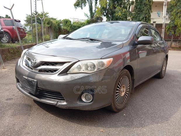 Toyota Corolla 2011 Gray