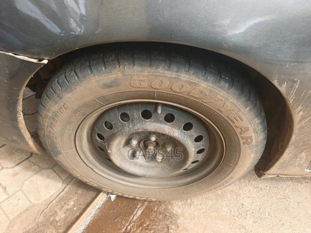Toyota Camry 2005 Gray