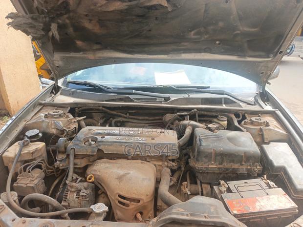Toyota Camry 2005 Gray