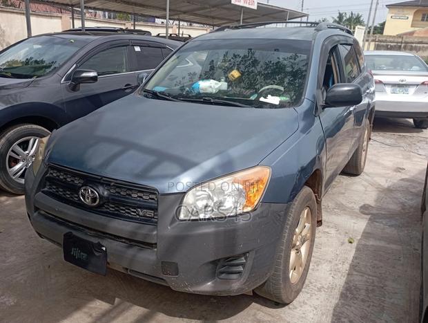Toyota RAV4 2009 Blue