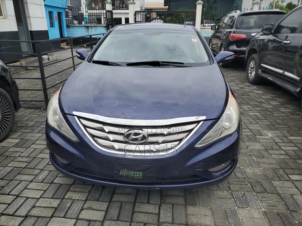 Hyundai Sonata 2011 Blue