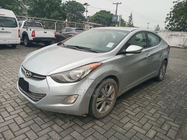 Hyundai Elantra 2011 Silver