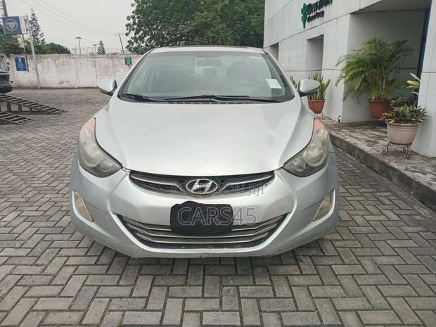Hyundai Elantra 2011 Silver