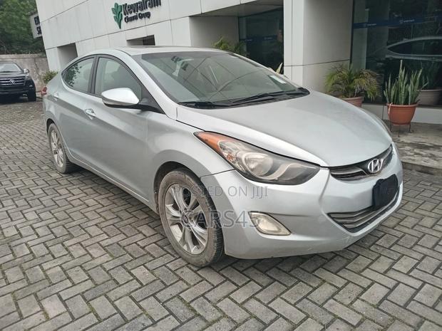 Hyundai Elantra 2011 Silver
