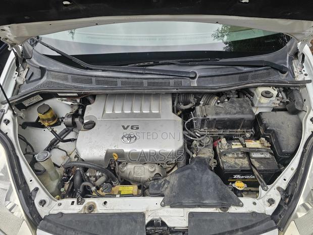 Toyota Sienna 2009 White