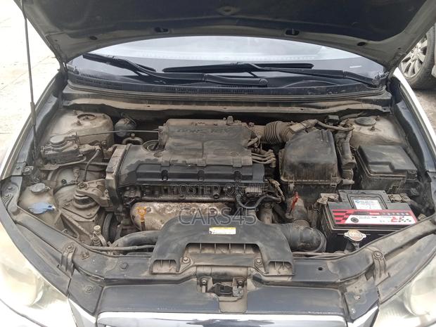 Hyundai Elantra 2010 Silver