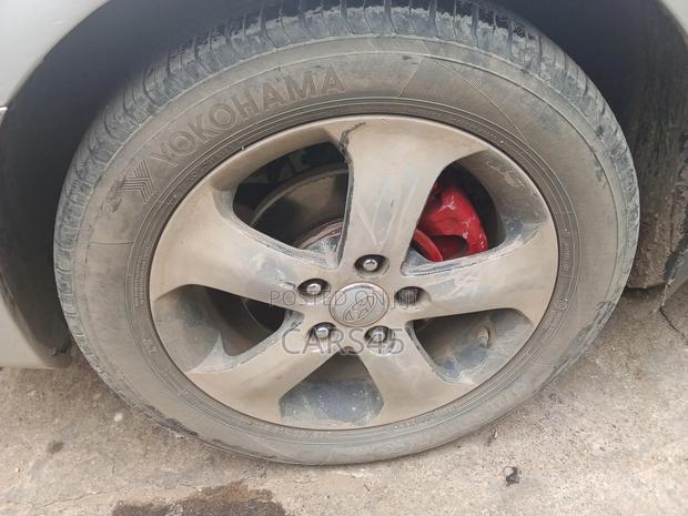 Hyundai Elantra 2010 Silver