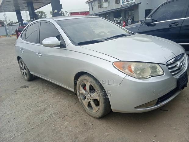 Hyundai Elantra 2010 Silver