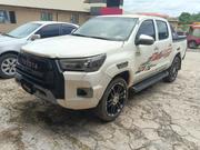 Toyota Hilux 2010 White for sale