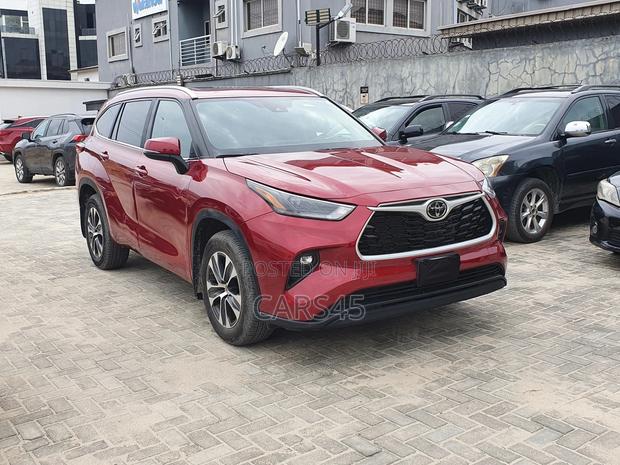 Toyota Highlander 2023 Red