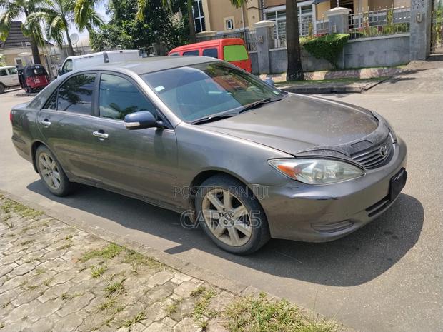 Toyota Camry LE 4dr Sedan (2.4L 4cyl 5M) 2003 Gray