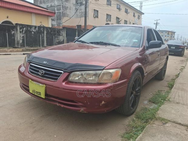 Toyota Camry 2000 Brown