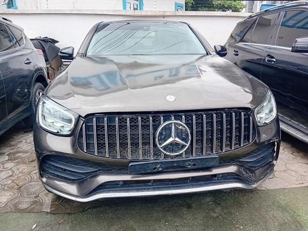 Mercedes-Benz GLC-Class GLC250 Sport Utility 4-Door (2.0L, 4cyl Turbo)