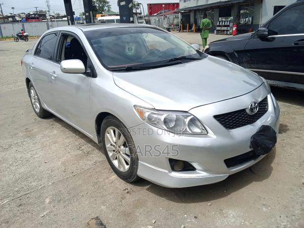 Toyota Corolla 1.8 Advanced 2009 Silver