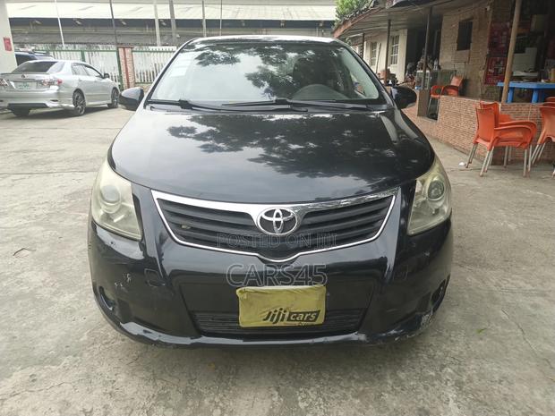 Toyota Avensis 2010 Black