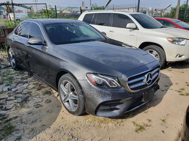 Mercedes-Benz E300 2017 Black