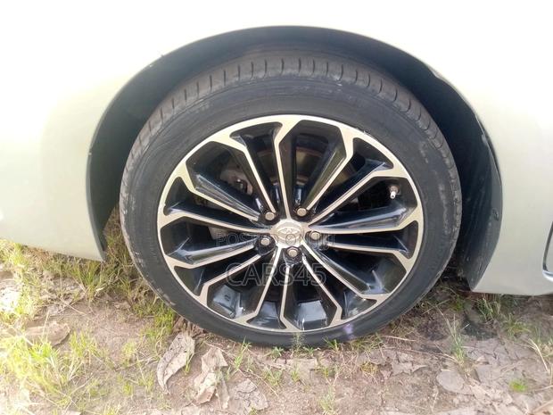 Toyota Corolla 2014 Silver