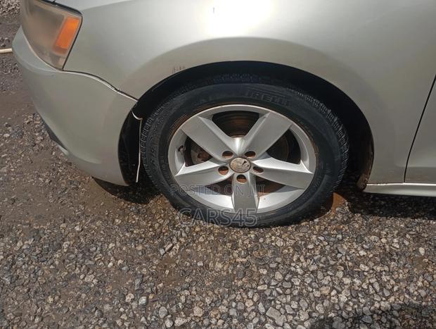 Volkswagen Jetta 2011 Gray
