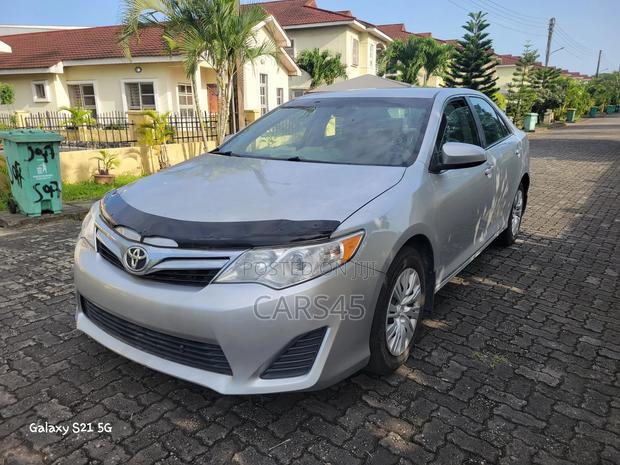 Toyota Camry 2014 Silver