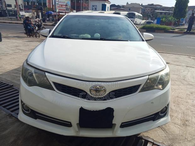 Toyota Camry 2014 White