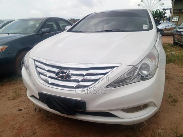Hyundai Sonata SE Sedan FWD (2.4L 4cyl 6A) 2010 White