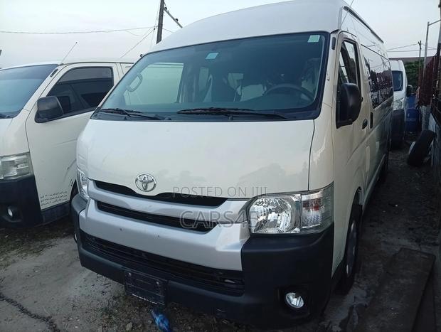 Toyota HiAce 2024 White