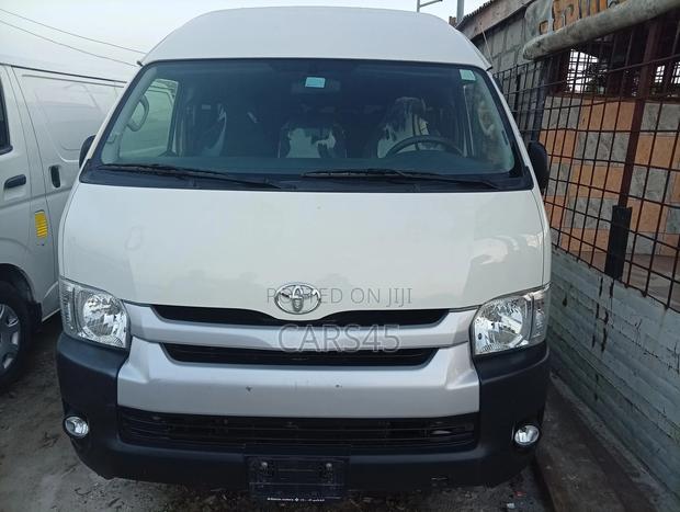 Toyota HiAce 2024 White