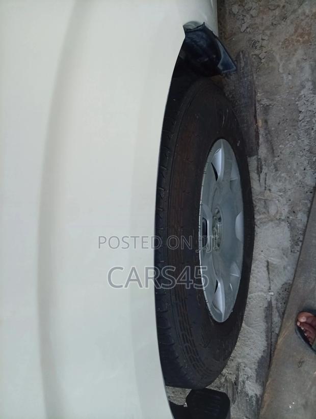 Toyota HiAce 2024 White