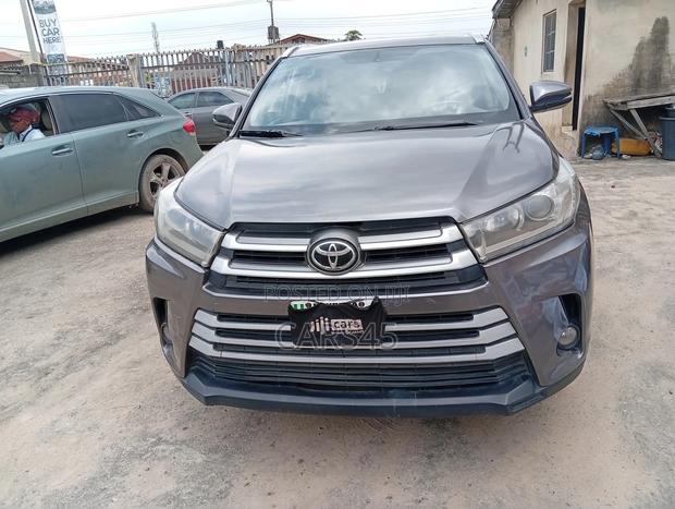 Toyota Highlander Limited V6 4x4 (3.5L 6cyl 6A) 2016 Gray