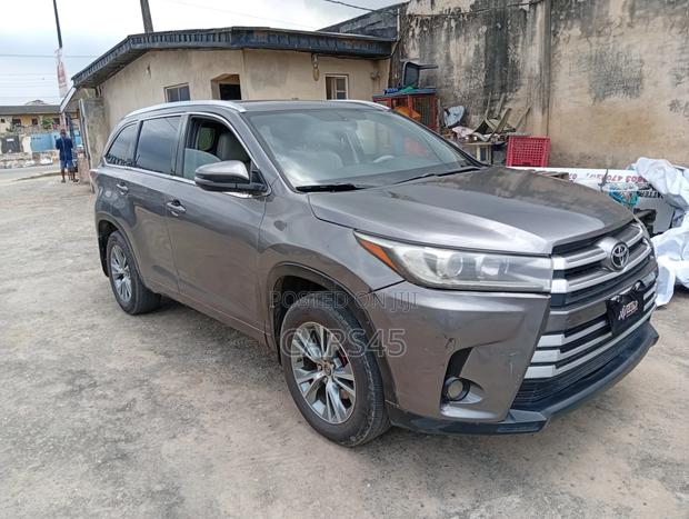 Toyota Highlander Limited V6 4x4 (3.5L 6cyl 6A) 2016 Gray