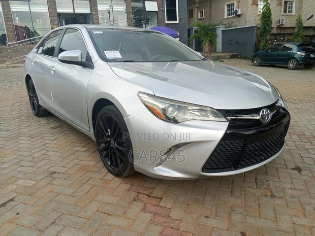 Toyota Camry 2017 Silver