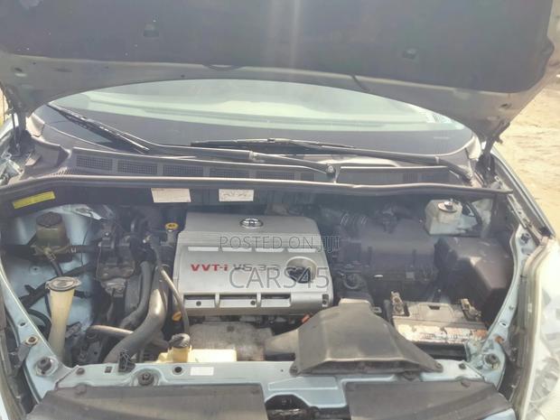 Toyota Sienna 2006 Blue