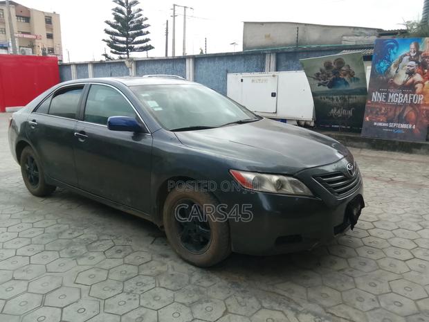Toyota Camry 2009 Gray