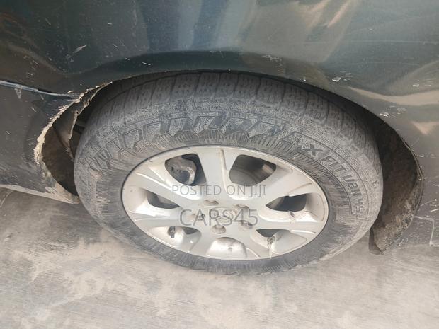 Toyota Camry LE 4dr Sedan (2.4L 4cyl 5M) 2004 Green