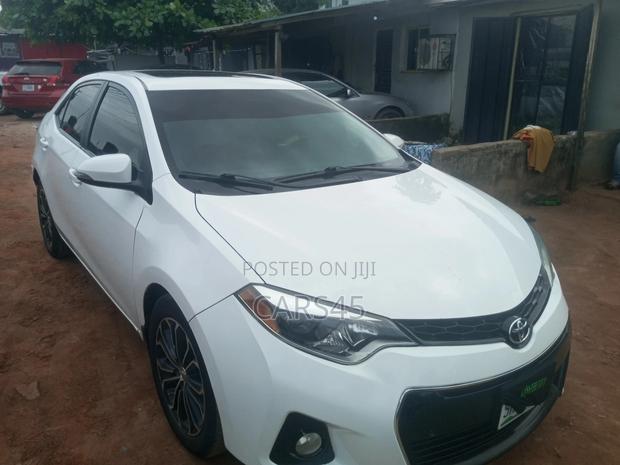 Toyota Corolla L 4dr Sedan (1.8L 4cyl 4A) 2015 White