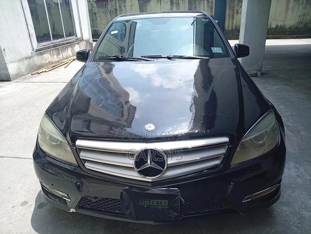 Mercedes-Benz C300 2010 Black