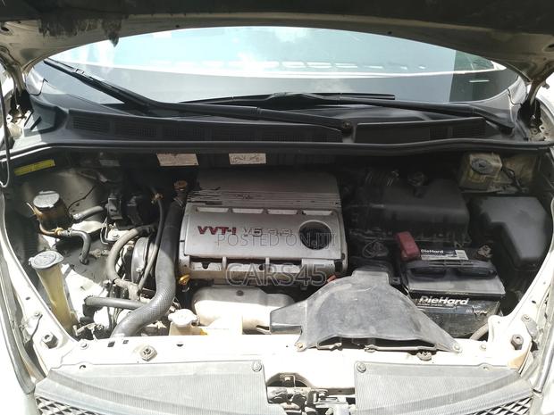Toyota Sienna 2004 Silver