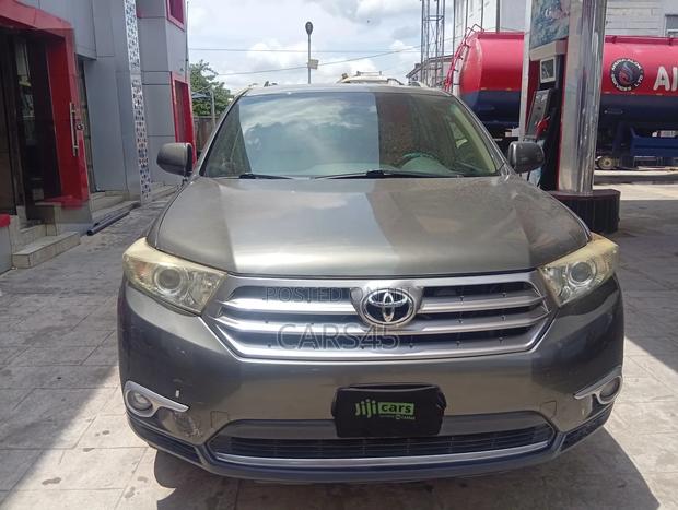 Toyota Highlander 2012 Green