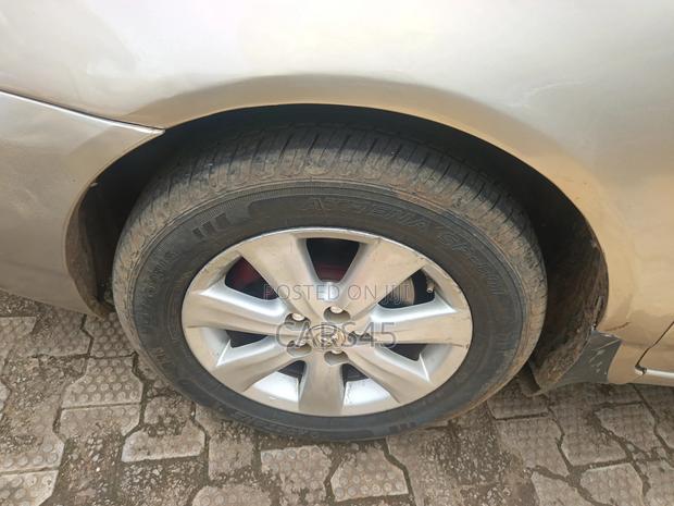 Toyota Corolla 2006 Gold