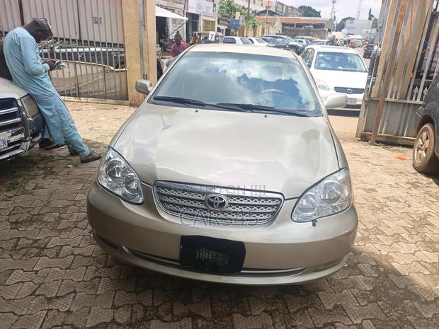 Toyota Corolla 2006 Gold