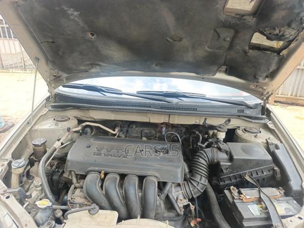 Toyota Corolla 2006 Gold