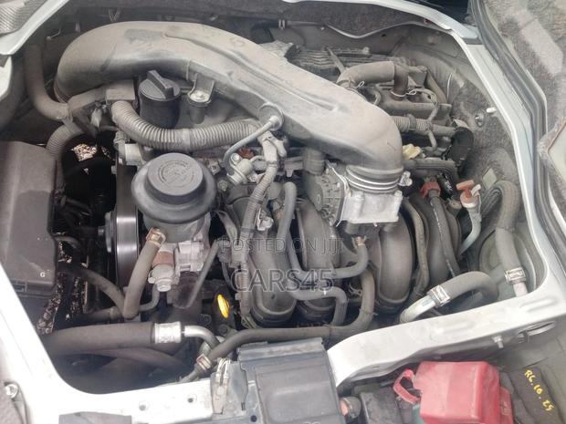 Toyota HiAce 2014 Silver